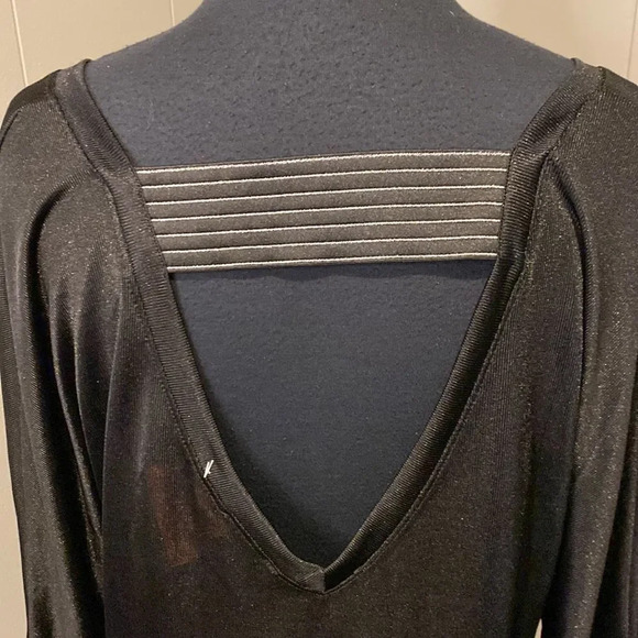 Stella & Dot Extra Large Long Sleeve Sheer Wide V Neck Back Strap - Picture 4 of 7